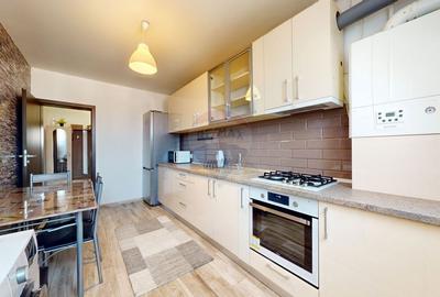 Apartament cu 2 camere decomandat în Tractorul