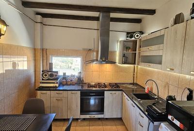 Apartament cu 3 camere decomandat în Sud