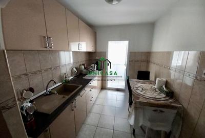 Apartament cu 3 camere decomandat în Voineasa