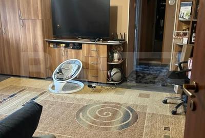 Apartament cu 3 camere semidecomandat, mobilat în Rogerius