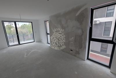 Apartament cu 3 camere semidecomandat în Calea Moldovei