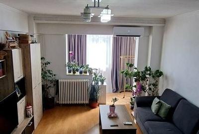 Apartament cu 3 camere decomandat în Trivale