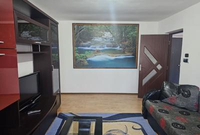 Apartament cu 2 camere decomandat în Petroșani