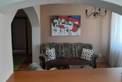 Apartament cu 3 camere decomandat în Dacia