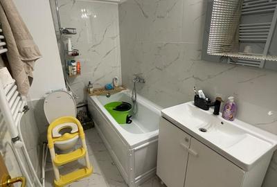 Apartament cu 3 camere decomandat în Ultracentral