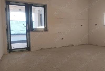 Casă cu 4 camere cu Teren 500 Mp în Dumești - 1