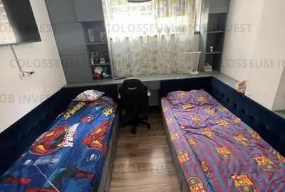 Apartament cu 3 camere decomandat în Tractorul - 8