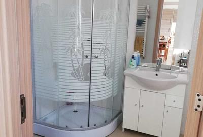 Casă cu 4 camere cu Teren 220 Mp în Central