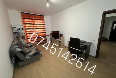 Apartament cu 3 camere decomandat în Sud