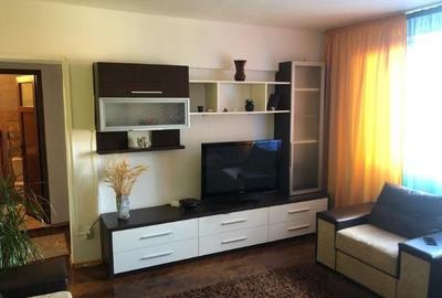Apartament cu 3 camere semidecomandat în Grivița