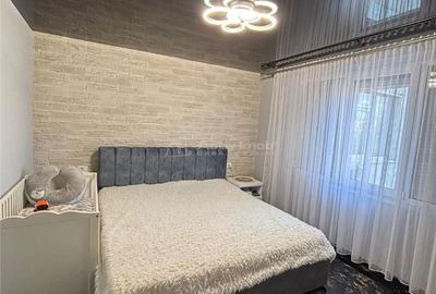 Apartament cu 2 camere decomandat în Micro 17