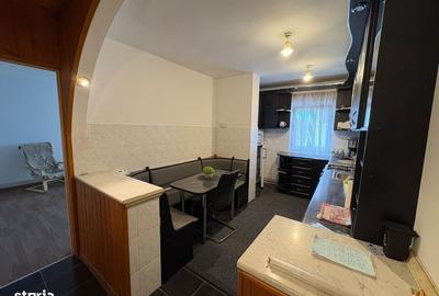 Apartament cu 4 camere decomandat în Central