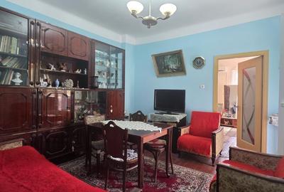 Apartament cu 2 camere semidecomandat, mobilat în Central