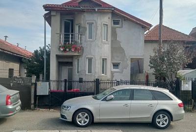Casă cu Teren 836 Mp în Central