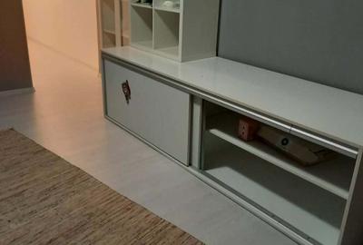 Apartament cu 3 camere semidecomandat în Berceni - 2
