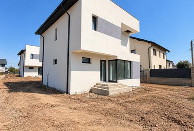 Casă individuală cu 4 camere cu Teren 350 Mp în Berceni