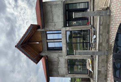 Casă cu 3 camere cu Teren 500 Mp în Parța