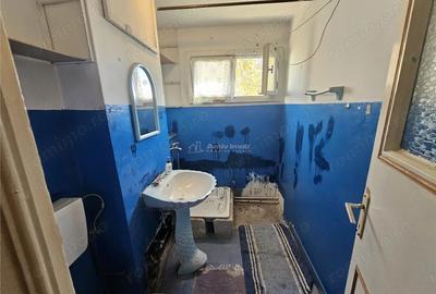 Apartament cu 2 camere semidecomandat, mobilat în Micro I - 7