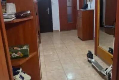 Apartament cu 3 camere decomandat în Florilor - 9