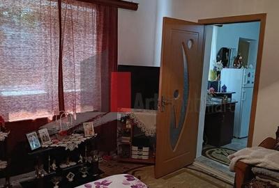 Casă individuală cu 2 camere cu Canalizare în Central - 1