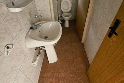 Casă individuală cu 10 camere cu Canalizare în Central - 41