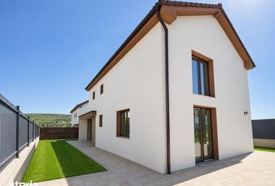 Casă cu 4 camere cu Teren 442 Mp în Central