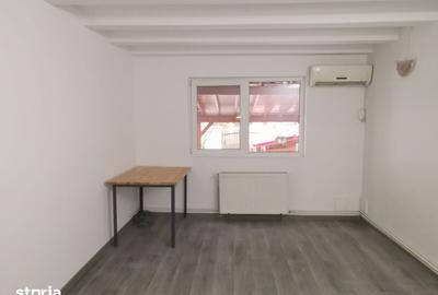 Casă cu 8 camere cu Teren 250 Mp în Grivița - 10