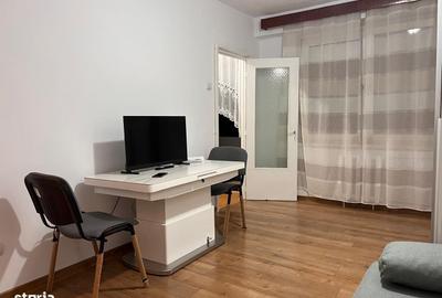 Garsonieră decomandată în Central