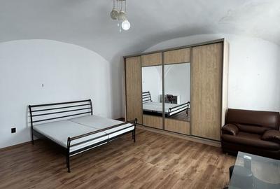 Apartament cu 3 camere semidecomandat, mobilat în Boul Roșu - 2