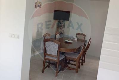 Casă cu 7 camere cu Teren 1183 Mp în Central - 8
