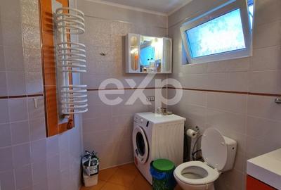Casă cu 5 camere cu Teren 3800 Mp în Bănești