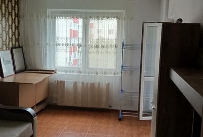 Apartament decomandat în Apărătorii Patriei