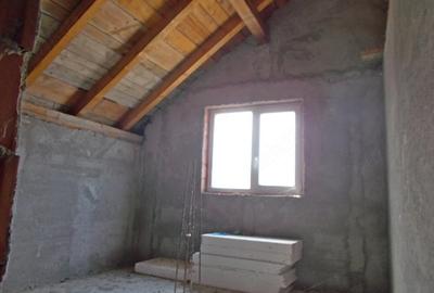 Casă cu 3 camere cu Teren 474 Mp în Giroc