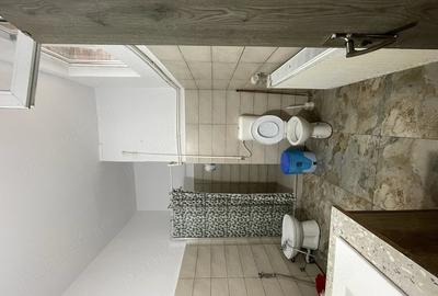 Apartament cu 5 camere decomandat în Victoriei