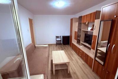 Apartament cu 2 camere decomandat, mobilat în Tei