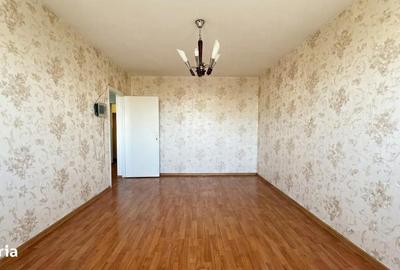 Apartament cu 3 camere decomandat în Rahova