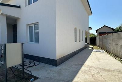 Casă cu 4 camere cu Teren 250 Mp în Central - 4