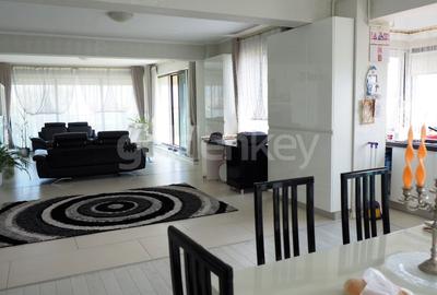 Apartament cu 4 camere decomandat, mobilat în Central - 1