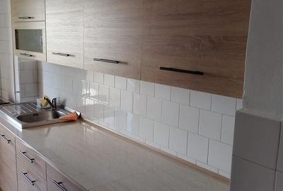 Apartament cu 3 camere decomandat în Exterior Vest