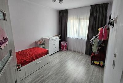 Casă cu 4 camere cu Teren 300 Mp în Bordei - 1