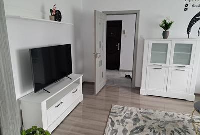 Apartament cu 2 camere decomandat în Exterior Vest