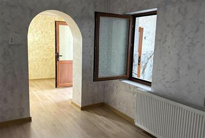 Casă cu 5 camere cu Teren 285 Mp în Central - 22