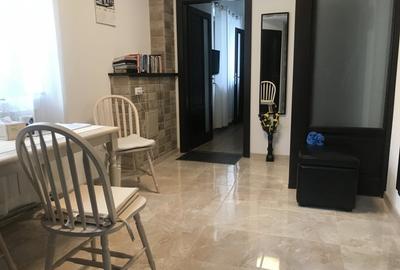 Apartament cu 3 camere decomandat în Centrul Istoric
