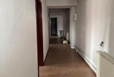Casă cu 21 camere cu Canalizare în Calea Călărașilor - 5
