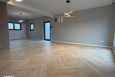 Apartament cu 4 camere în Cristian