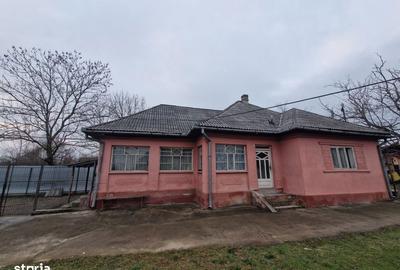 Casă cu 3 camere cu Teren 1800 Mp în Mogoșești - 2