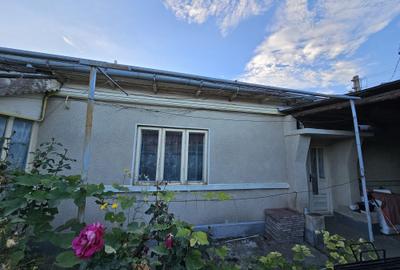 Casă cu 3 camere în Chercea
