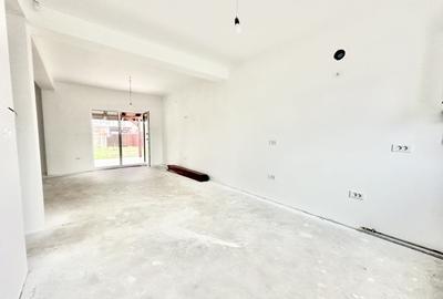 Duplex cu 4 camere cu Canalizare în Moșnița Veche