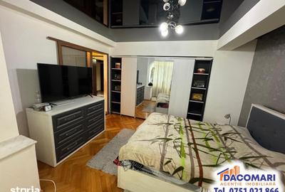 Apartament cu 2 camere decomandat în Piața Centrală - 3