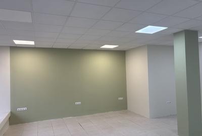 Spațiu comercial, de 60 mp, în Central - 3